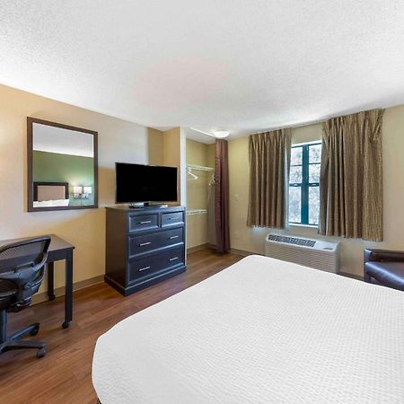 Extended Stay America Select Suites Tampa Airport Memorial Hwy Exterior foto
