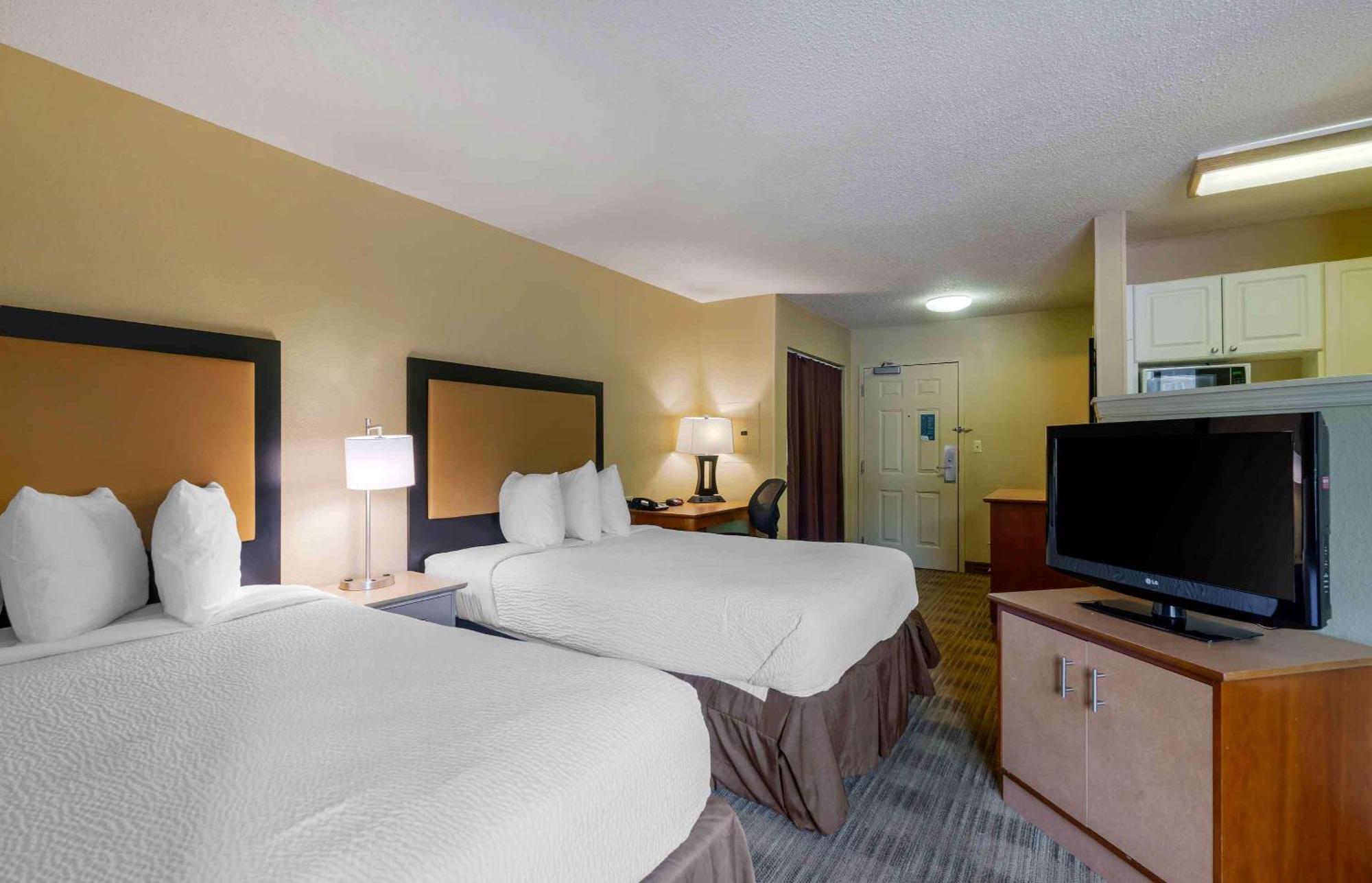 Extended Stay America Select Suites Tampa Airport Memorial Hwy Exterior foto