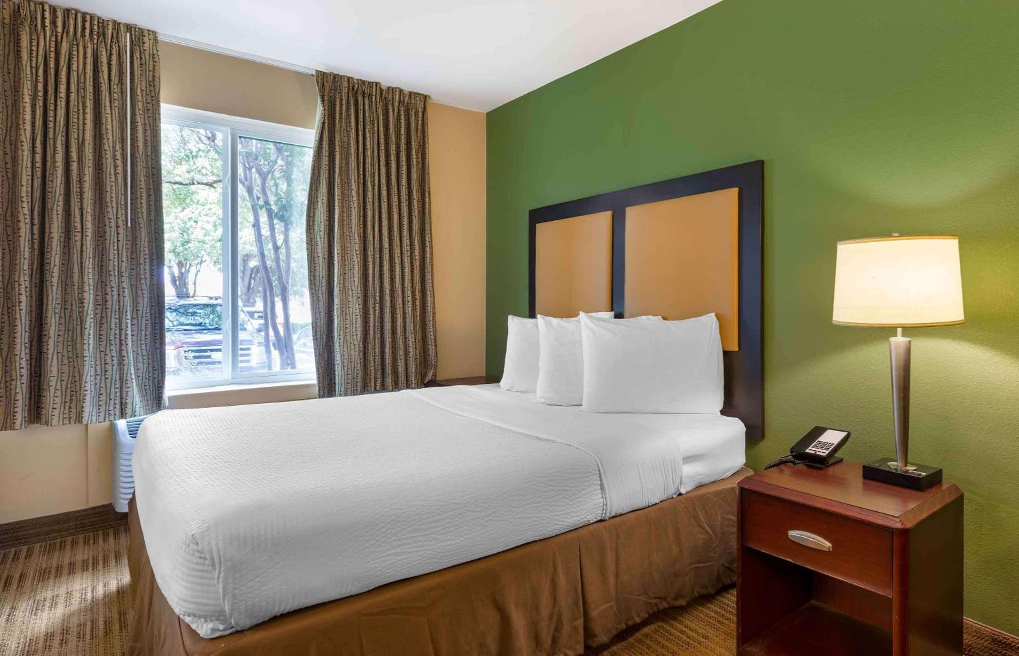 Extended Stay America Select Suites Tampa Airport Memorial Hwy Exterior foto