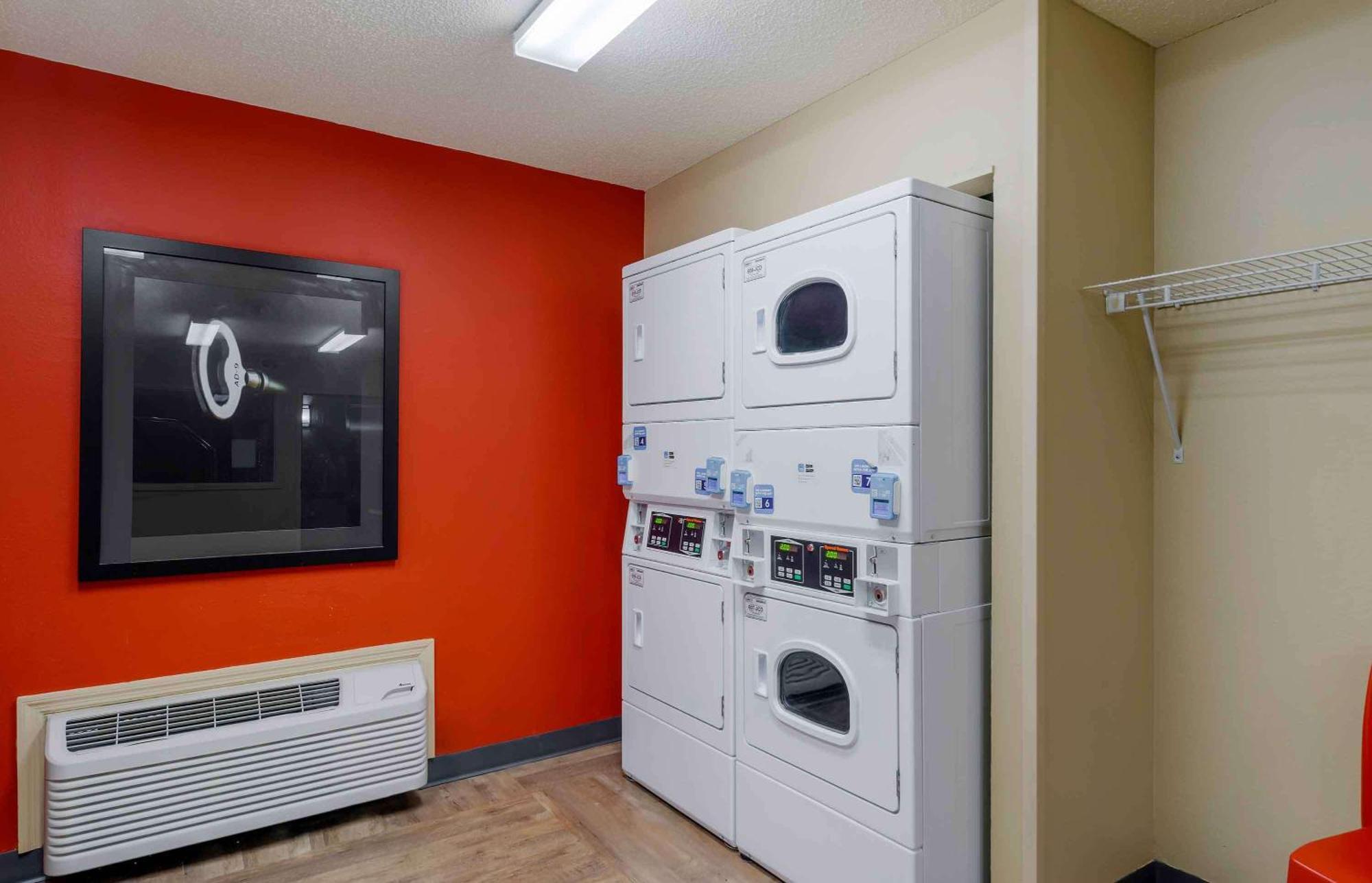 Extended Stay America Select Suites Tampa Airport Memorial Hwy Exterior foto