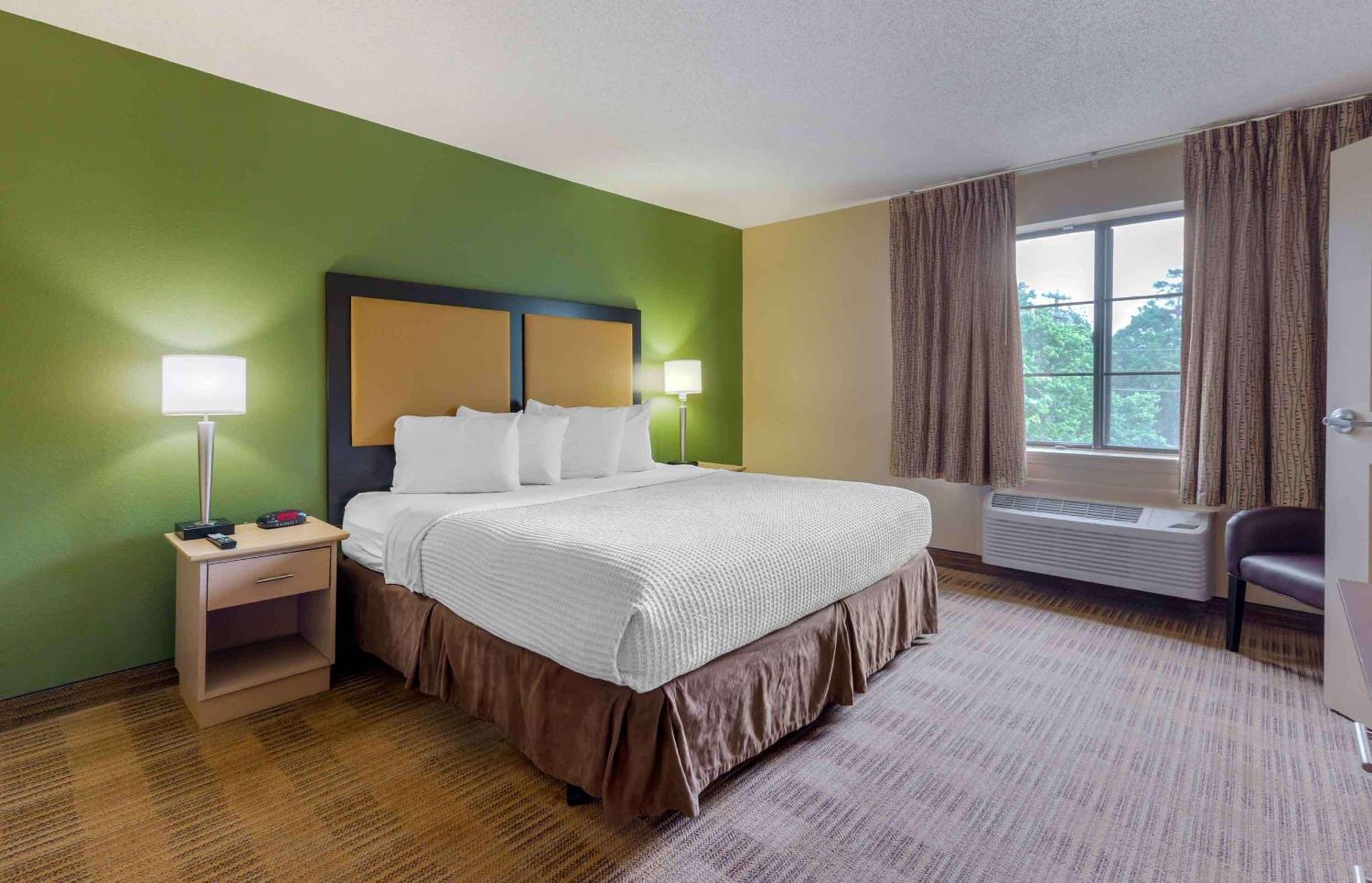 Extended Stay America Select Suites Tampa Airport Memorial Hwy Exterior foto