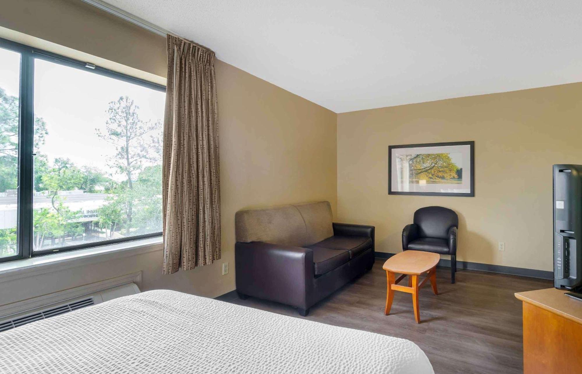 Extended Stay America Select Suites Tampa Airport Memorial Hwy Exterior foto